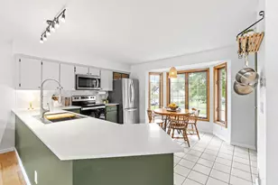 8632 Seasons Ct, Woodbury, MN 55125 - Photo 5