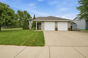 653 Grayhawk Dr, Mankato, MN 56001 - Photo 33