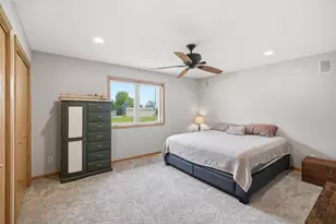 653 Grayhawk Dr, Mankato, MN 56001 - Photo 7