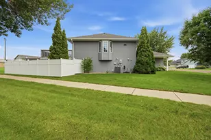 653 Grayhawk Dr, Mankato, MN 56001 - Photo 35