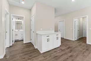 33006 Hilary Cir, Cambridge, MN 55008 - Photo 11