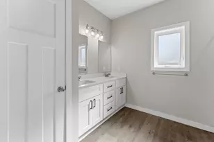 33006 Hilary Cir, Cambridge, MN 55008 - Photo 9