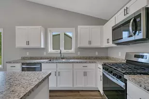 24289 Forestview Cir, Saint Augusta, MN 56301 - Photo 5