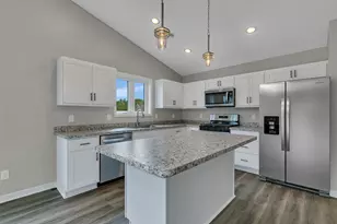 24289 Forestview Cir, Saint Augusta, MN 56301 - Photo 3