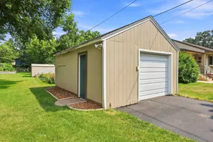 323 Sherman St, Detroit Lakes, MN 56501 - Photo 23