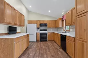 501 Carter Dr, Northfield, MN 55057 - Photo 9