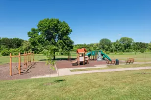 1989 Foxridge Rd, Saint Paul, MN 55119 - Photo 33