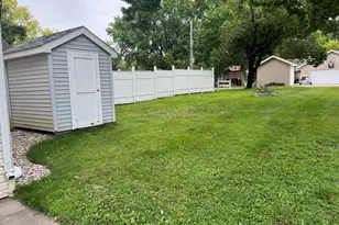 505 S 7th St, Olivia, MN 56277 - Photo 3