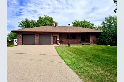 1604 Birchwood Place, Worthington, MN 56187 - Photo 3