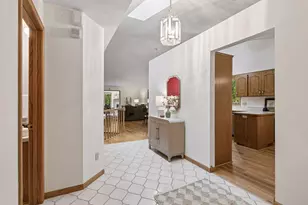 695 Emerald Ridge, Roseville, MN 55113 - Photo 3