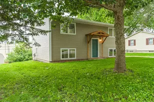 1208 Crestview Rd, Albert Lea, MN 56007 - Photo 3