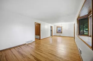 7720 Edgebrook Dr, Saint Louis Park, MN 55426 - Photo 9