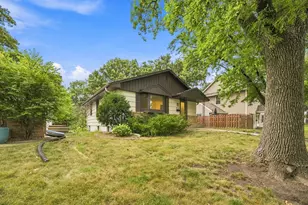 7720 Edgebrook Dr, Saint Louis Park, MN 55426 - Photo 3