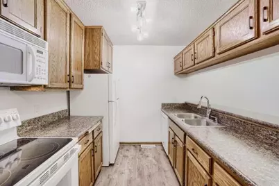 8777 Jasmine Lane, Eden Prairie, MN 55344 - Photo 7