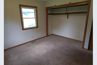 1109 S Moore Street, Blue Earth, MN 56013 - Photo 11