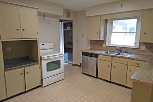 1109 S Moore St, Blue Earth, MN 56013 - Photo 7