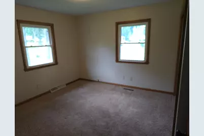 1109 S Moore Street, Blue Earth, MN 56013 - Photo 9