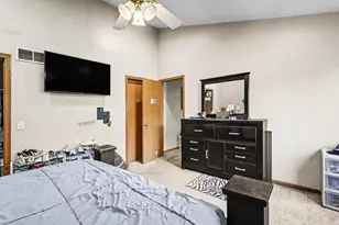 7335 Derby Ln, Shakopee, MN 55379 - Photo 11