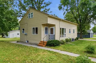 1018 8th Ave E, Alexandria, MN 56308 - Photo 1