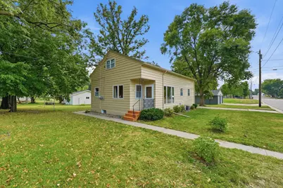 1018 8th Avenue E, Alexandria, MN 56308 - Photo 3