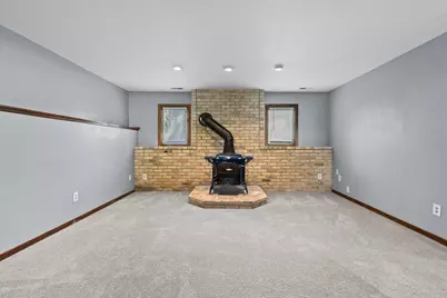 677 California Avenue E, Saint Paul, MN 55106 - Photo 27
