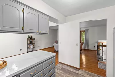 677 California Avenue E, Saint Paul, MN 55106 - Photo 17