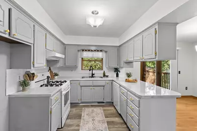677 California Avenue E, Saint Paul, MN 55106 - Photo 15