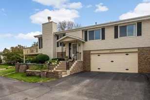 5205 Beachside Dr, Minnetonka, MN 55343 - Photo 3