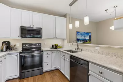 12761 Collegeview Drive #207, Eden Prairie, MN 55347 - Photo 9