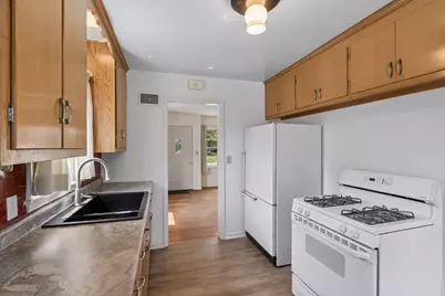 2933 Hillsboro Avenue S, Saint Louis Park, MN 55426 - Photo 9