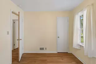 2933 Hillsboro Ave S, Saint Louis Park, MN 55426 - Photo 17