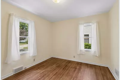 2933 Hillsboro Avenue S, Saint Louis Park, MN 55426 - Photo 15