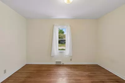 2933 Hillsboro Avenue S, Saint Louis Park, MN 55426 - Photo 13