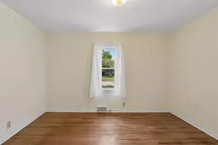 2933 Hillsboro Ave S, Saint Louis Park, MN 55426 - Photo 13