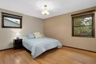 3609 Canterbury Dr, Bloomington, MN 55431 - Photo 9