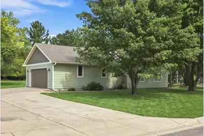 704 Bean Avenue, Mora, MN 55051 - Photo 3