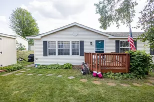 1390 Birchview Dr, Maplewood, MN 55119 - Photo 1