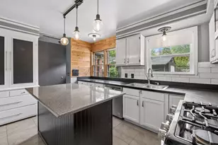 2011 Vincent Ave N, Minneapolis, MN 55411 - Photo 13