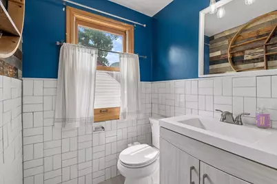 2011 Vincent Avenue N, Minneapolis, MN 55411 - Photo 27