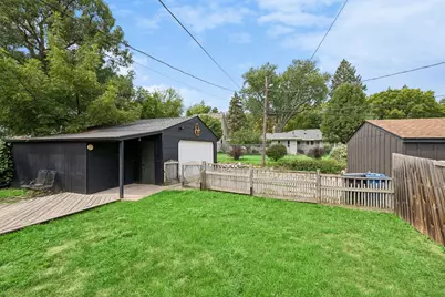 2011 Vincent Avenue N, Minneapolis, MN 55411 - Photo 33