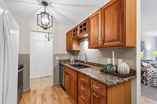 205 Barry Ave S, Wayzata, MN 55391 - Photo 5