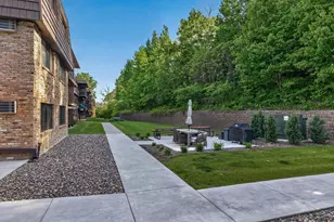 205 Barry Ave S, Wayzata, MN 55391 - Photo 17