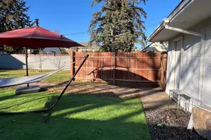 4050 Regent Ave N, Robbinsdale, MN 55422 - Photo 7