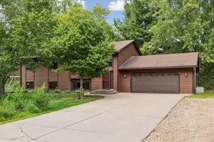 1076 Cottonwood Dr, Hudson, WI 54016 - Photo 1