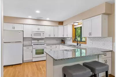 1076 Cottonwood Drive, Hudson, WI 54016 - Photo 13