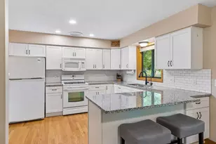 1076 Cottonwood Dr, Hudson, WI 54016 - Photo 13
