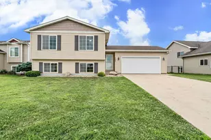 703 25th Ave NW, Austin, MN 55912 - Photo 1
