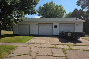 220 S Eliot Ave, Rush City, MN 55069 - Photo 33