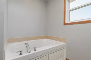 1511 Pembroke Pass, Chanhassen, MN 55317 - Photo 37