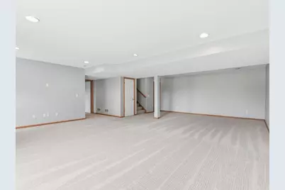 1511 Pembroke Pass, Chanhassen, MN 55317 - Photo 31